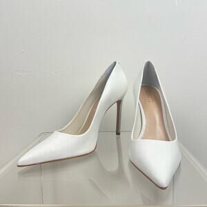 Schutz point toe heel Lou Pump in White size 9 brand new